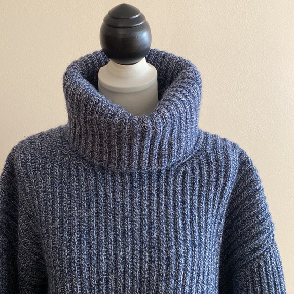 NEW Auth. BALENCIAGA Runway knitted SWEATER 8US/ 38 ITALY ( runs big) - Picture 2 of 16